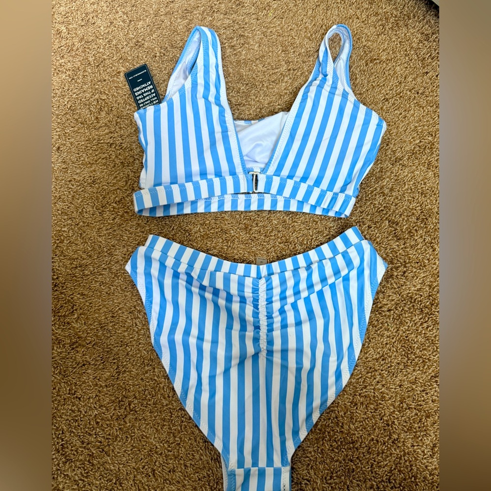 NWT Blooming Jelly Womens High Cut Bikini Set - Picture 3 of 4